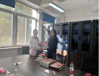 美育浸潤計劃圖書捐贈儀式暨美育教學培訓交流活動成功舉辦