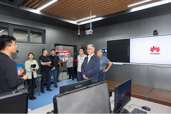 副校長齊慶杰一行赴沈陽工學院調研