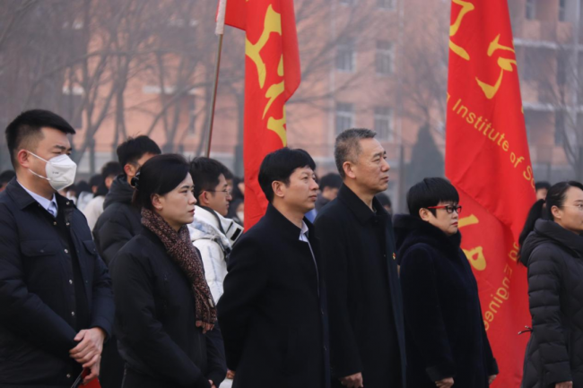傳承雷鋒精神，爭(zhēng)做時(shí)代新人｜我校舉行2023年春季學(xué)期“開(kāi)學(xué)第一課”主題升旗儀式